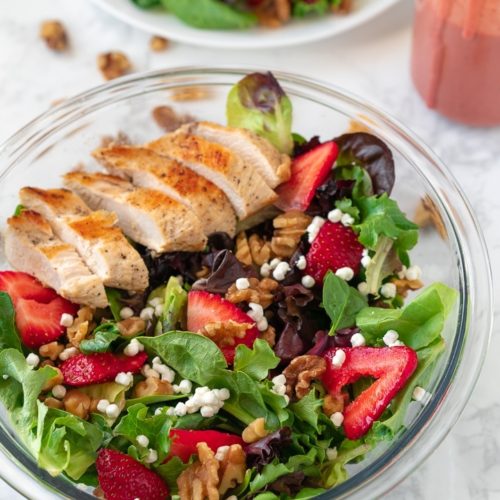 Strawberry Walnut Salad With Chicken - Chelsea Dishes